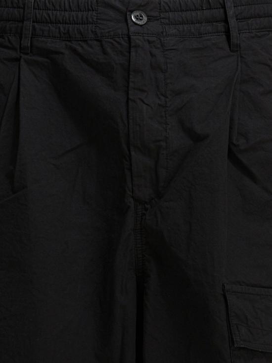 26SS 씨피 컴퍼니 스트레치 사틴 카고 렌즈 쇼츠 20CMBE127A110325G999 Black - C.P. COMPANY