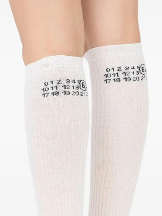26SS MM6 메종마르지엘라 양말 S62TL0049 M13278101 White - MM6 MAISON MARGIELA
