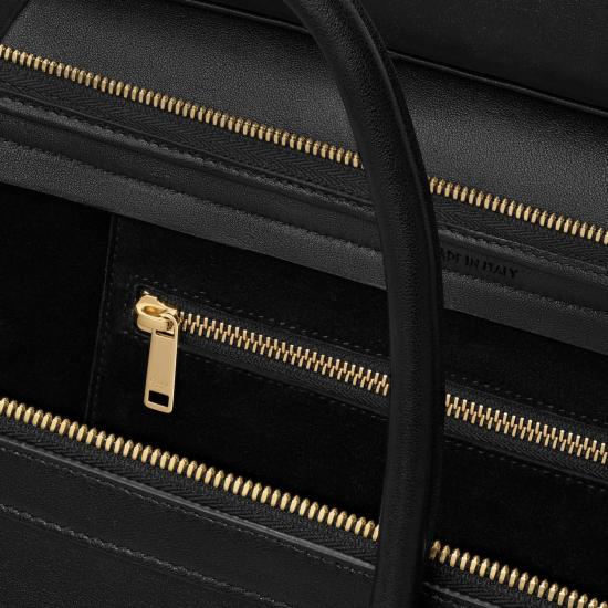 26SS 셀린느 미디움 뉴 러기지 서플 샤이니 램스킨 L100E3GW2 38NO BLACK - CELINE