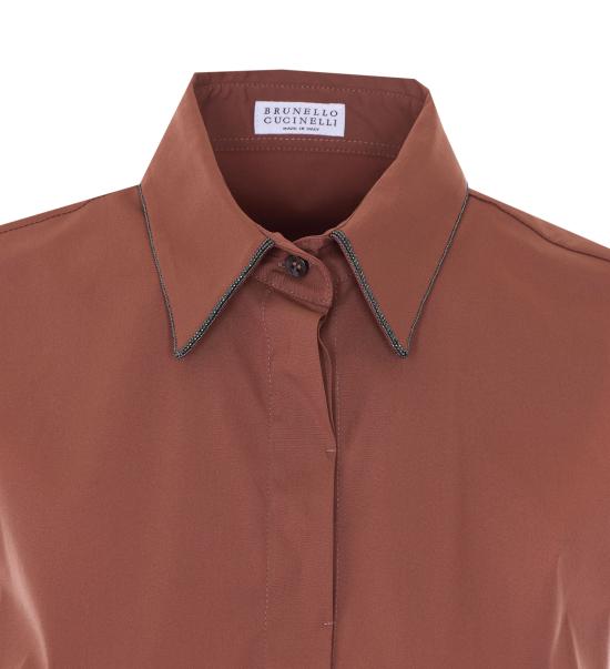 26SS 브루넬로 쿠치넬리 샤이니 트리밍 스트레치 코튼 포플린 슬리브리스 셔츠 M0091MA616 C4182 Red - BRUNELLO CUCINELLI