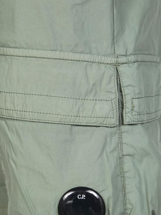 26SS 씨피 컴퍼니 숏팬츠 20CMBE256A006439G 668 VERDE - C.P. COMPANY