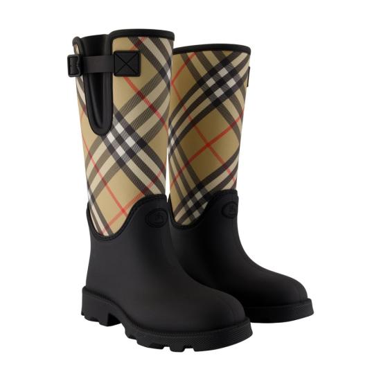 26SS 버버리 러버 마쉬 스탬프 하이 부츠 8111677 A1189 black - BURBERRY