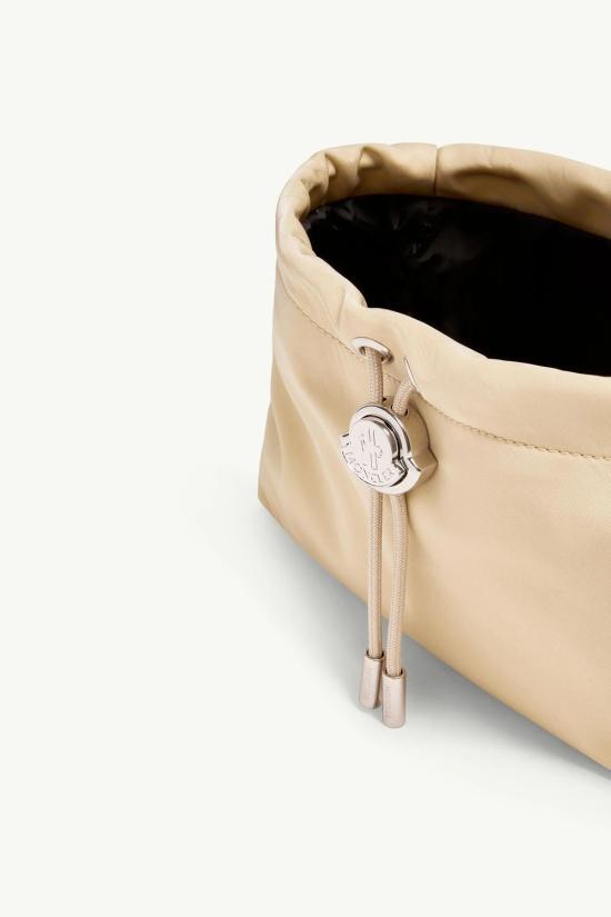26SS 몽클레어 클러치/파우치 L109B6A00001M6980 200 LIGHT BEIGE - MONCLER