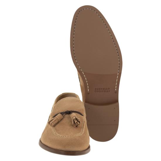 26SS 브루넬로 쿠치넬리 태슬 스웨이드 소프트 로퍼 MZUCCLB744 BEIGE - BRUNELLO CUCINELLI