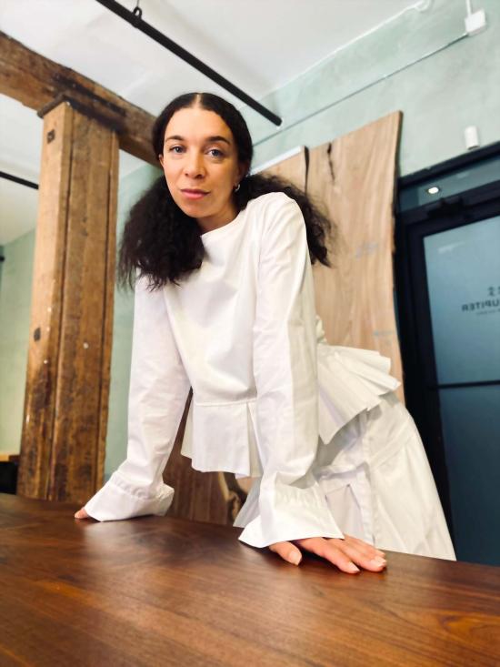  예세이트 블라우스 예사엣 데시타 탑