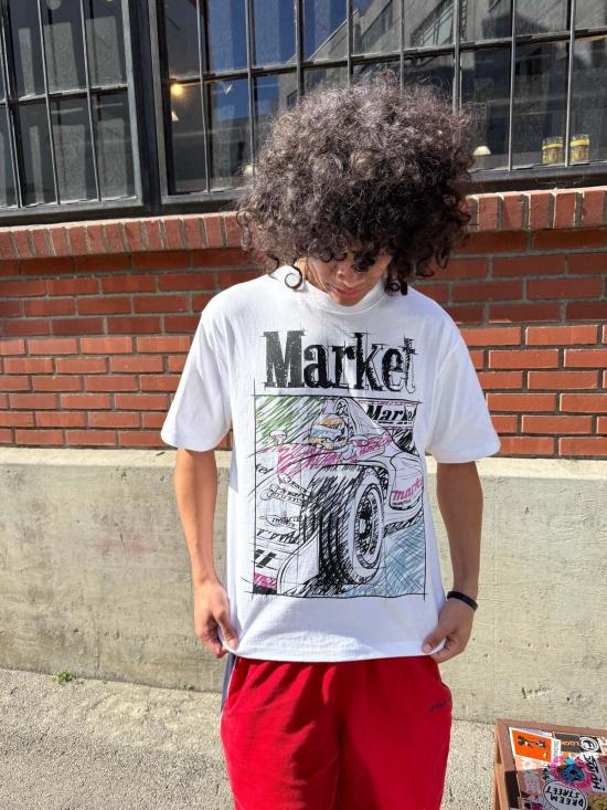  마켓 반팔 티셔츠 스크라블드 포뮬러 원 UV 티셔츠 - MARKET