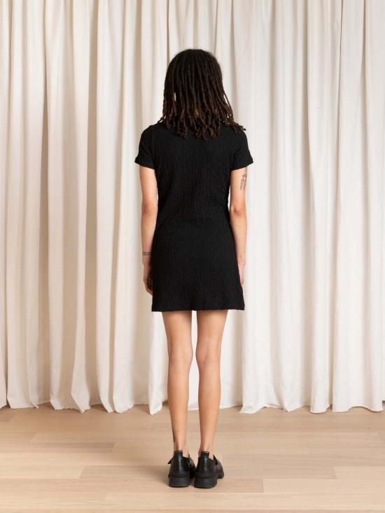  알리 골든 숏 원피스 미니 텍스처 티셔츠 드레스 블랙 - ALI GOLDEN