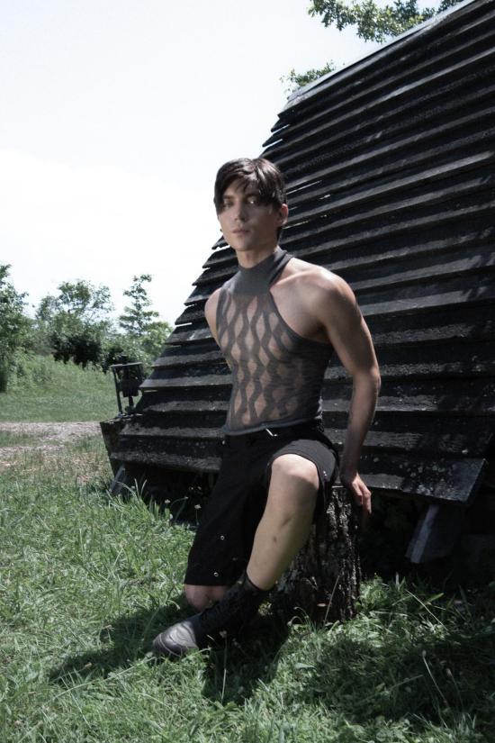  팡 뉴욕 블라우스 팡 NYC 다이아몬드 래더 스티치 비대칭 컷아웃 탑 - FANG NYC