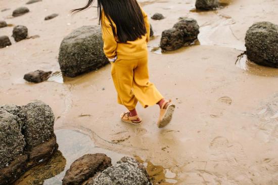  [키즈] Vild House of Little 트레이닝/조거 팬츠 키즈 빌드 하우스 오브 리틀 오가닉 니트 와이드 레그  다크 오커 - VILD HOUSE OF LITTLE