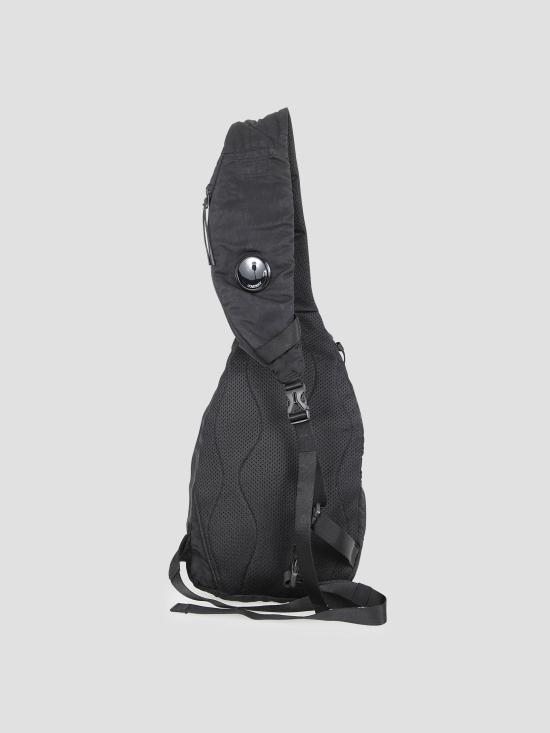 26SS 씨피 컴퍼니 나일론 B 렌즈 크로스백 RCCMAC735A005269G 999 BLACK - C.P. COMPANY