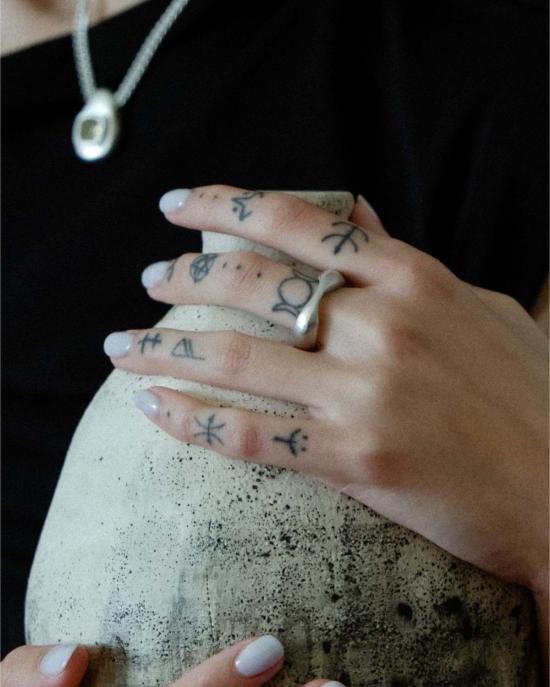  클래식 디자인스 반지 아이브스 링 - CKLASIC DESIGNS