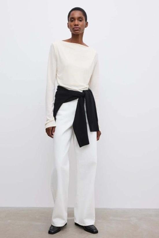  House of Dagmar 긴팔 티셔츠 하우스 오브 다그마 긴팔 스퀘어넥 탑 크림 화이트 - OTHER BRANDS