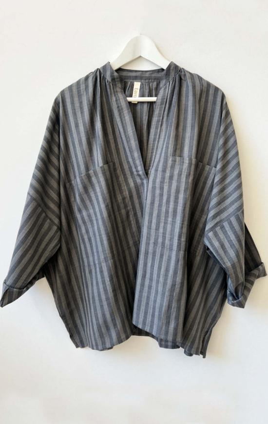  투 블라우스 회색 긴팔 셔츠 회색 줄무늬