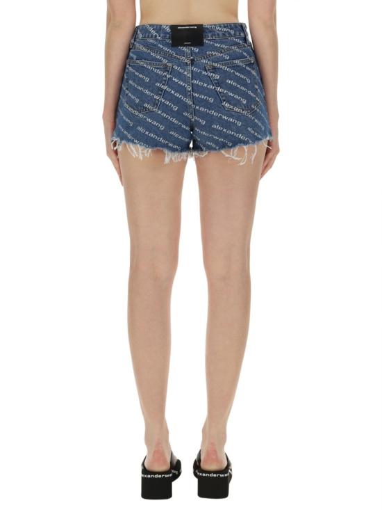  알렉산더 왕 데님 숏팬츠 로고 전체가 프린트된 데님 반바지 - ALEXANDER WANG
