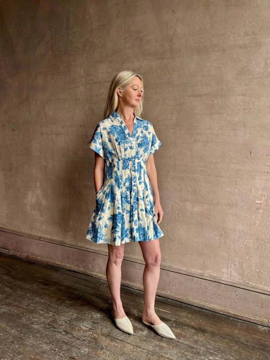  카라 카라 숏 원피스 내쉬 미니 드레스, 플로럴 블루 컬러 - CARA CARA