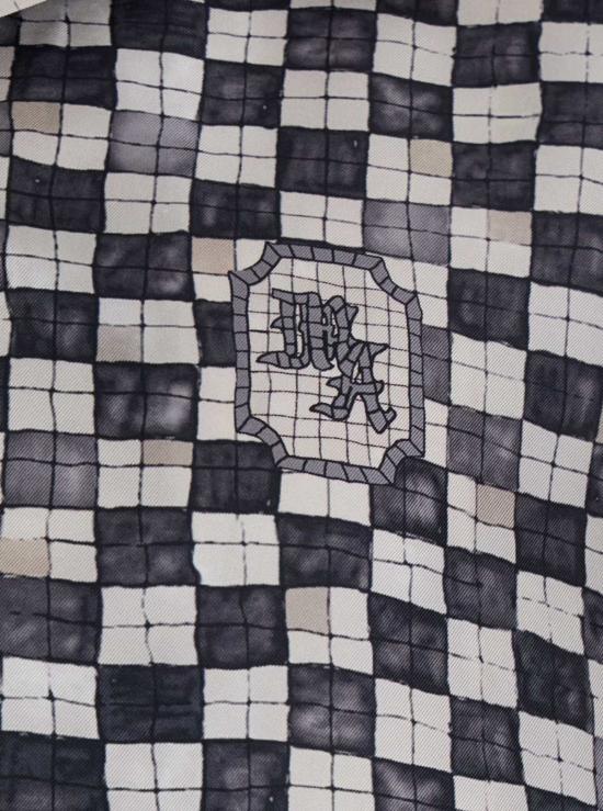  아미리 반팔 셔츠 블랙 실크 셔츠, 전체 체크 무늬 및 뒷면에 로고 레터링 - AMIRI