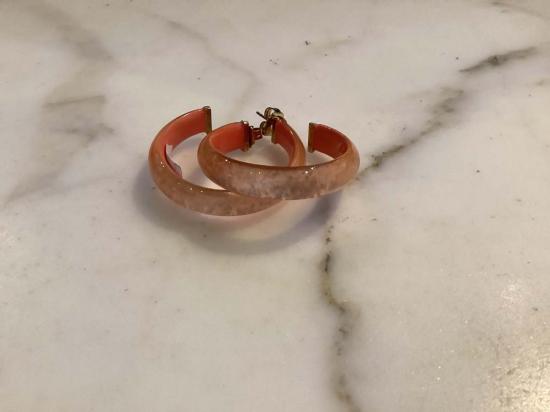  레이디버드 이어링 골드앤허니 2인치 무지개빛 후프 귀걸이 - LADYBIRD