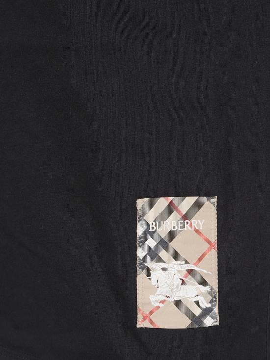 26SS 버버리 체크 라벨 코튼 티셔츠 8104889 A1189 Black - BURBERRY