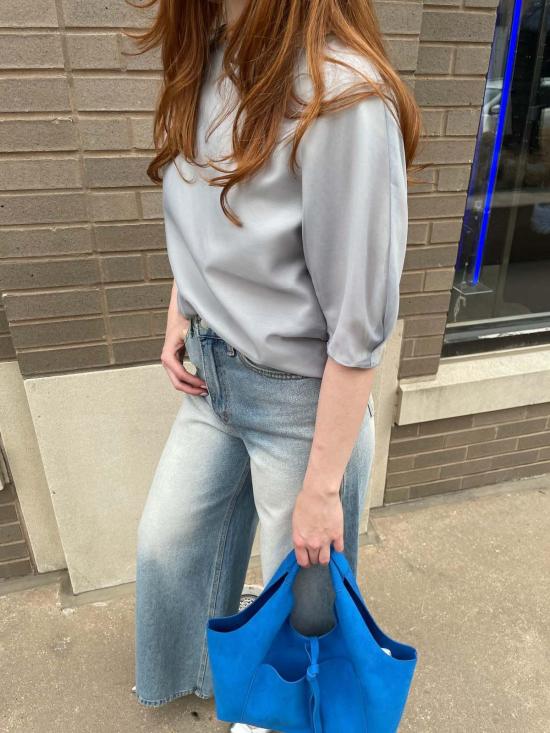  더 엔케이씨 스토어 블라우스 NKC 스토어 엘사 실버  실버 - The NKC Store