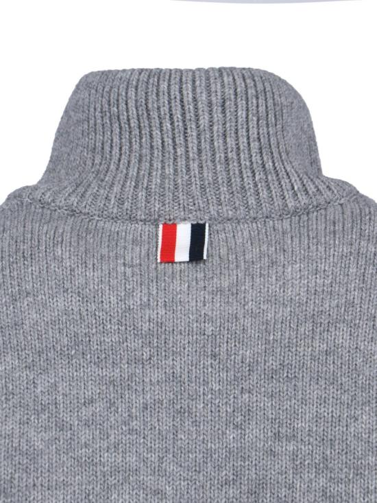 26SS 톰브라운 터틀넥 FKA505A Y1029055 Grey - THOM BROWNE