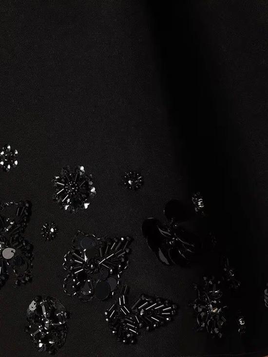  골든구스 미디 스커트 골든 구스 코튼 블렌드 , 플로럴 시퀸 및 크리스털 디테일, 블랙 색상 - GOLDEN GOOSE