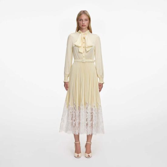  셀프 포트레이트 미디 원피스 새틴 레이스 미디 드레스 옐로우