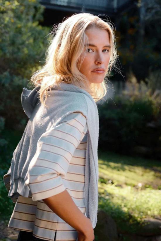  퍼펙트 화이트 티 스웨터 지기 크루넥 스웨트셔츠 파우더 블루 - PERFECT WHITE TEE