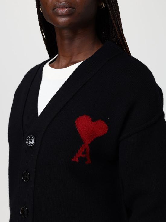 26SS 아미 하트 로고 인타르시아 V넥 가디건 UKC367018W 009 Black - AMI