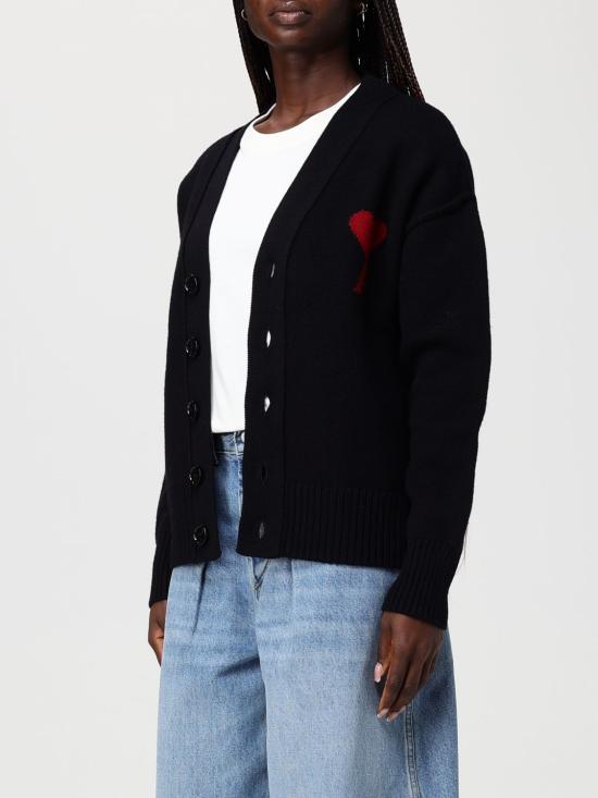 26SS 아미 하트 로고 인타르시아 V넥 가디건 UKC367018W 009 Black - AMI