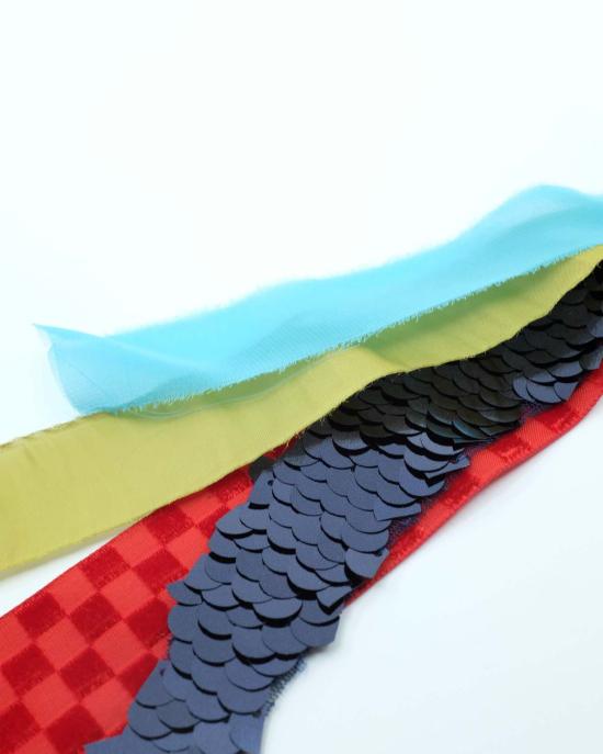  에드워드 커밍 넥타이 레드 블루 골드 크로셰 팔레라 수공예 브로치 - EDWARD CUMING