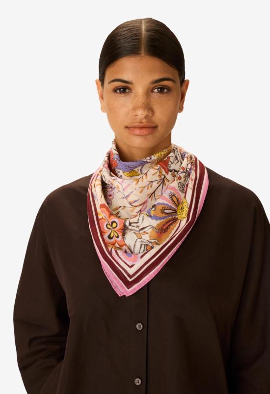  이누이투시 머플러/스카프 이누이투쉬 스퀘어 70 파고드 스카프 오프 화이트 - INOUITOOSH