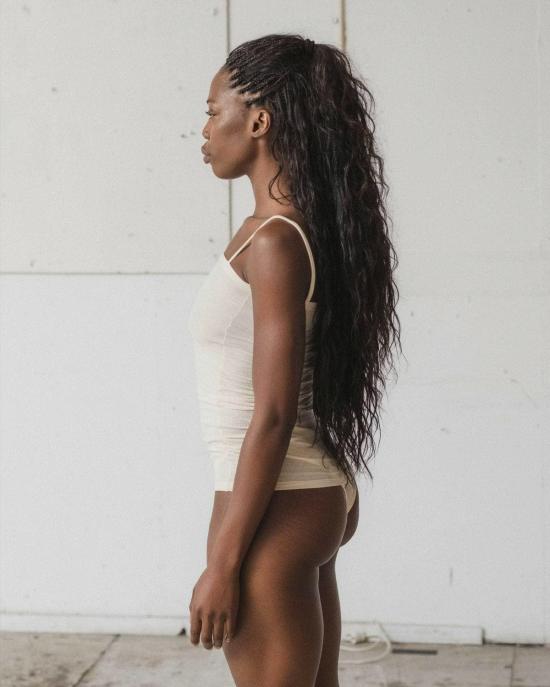  베이스레인지 민소매 티셔츠 Baserange Nida 탱크 오프 화이트 - BASERANGE