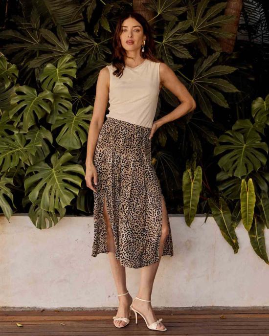  카바예로 미디 스커트 황금 표범 무늬 스커트를 입은  글렌다