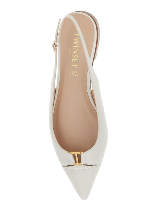  트윈셋 플랫 슈즈 앞코가 뾰족하고 스트랩 조절이 가능한 화이트 컬러의 발레리나 슈즈 세트 - TWINSET