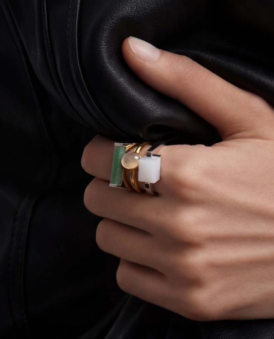  세레 반지 할로 화이트 캘세도니 카보숑 링 - SEREE