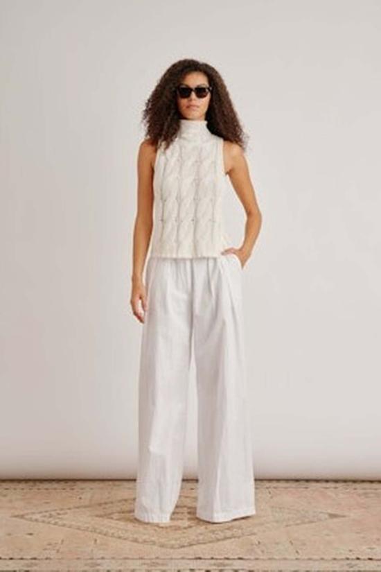  사블린 터틀넥 살비아 민소매 케이블  스웨터 가드니아 - SABLYN