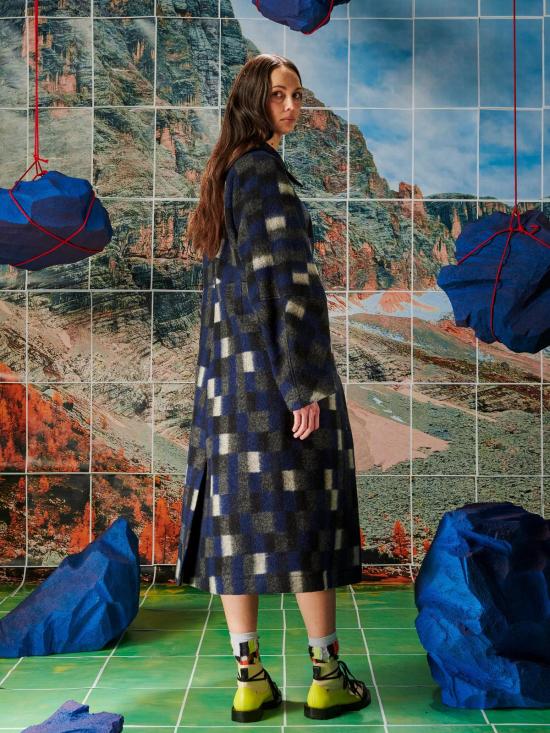  헨릭 빕스코브 코트 Henrik Vibskov 바나나  브러시드 블랙 스퀘어 - HENRIK VIBSKOV