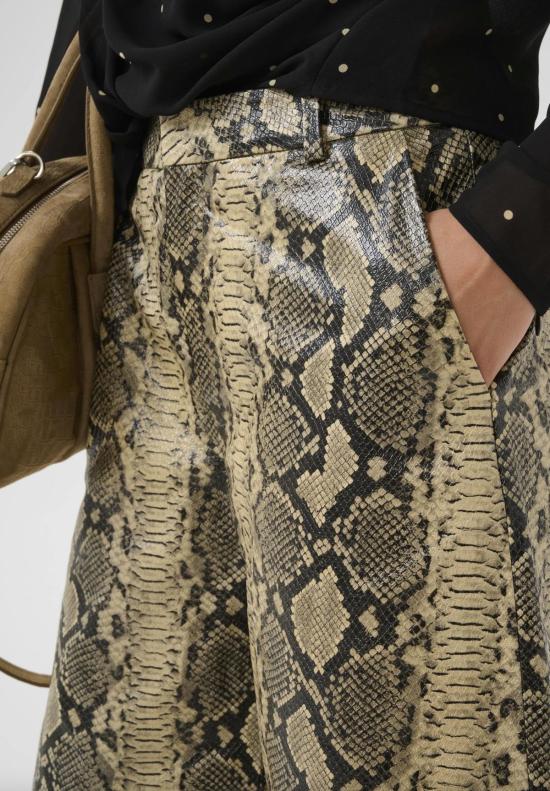  게스투즈 숏팬츠 Gestuz Allis 스네이크 쇼츠 페일 카키 - GESTUZ