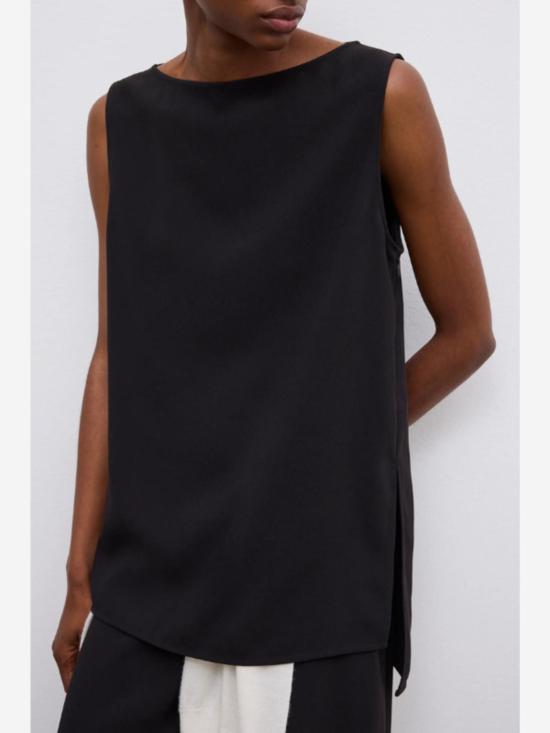  하우스 오브 다그마르 블라우스 하우스 오브 다그마 슬리브리스 크레이프 탑 - HOUSE OF DAGMAR