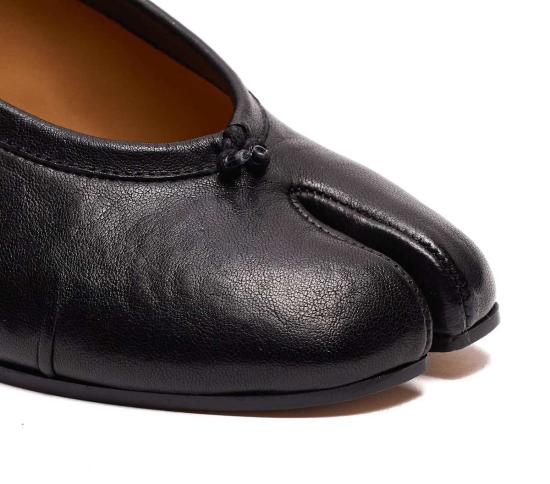  마르지엘라 플랫 슈즈 메종  타비 뉴 발레리나 슬링백 플랫 블랙 - MAISON MARGIELA