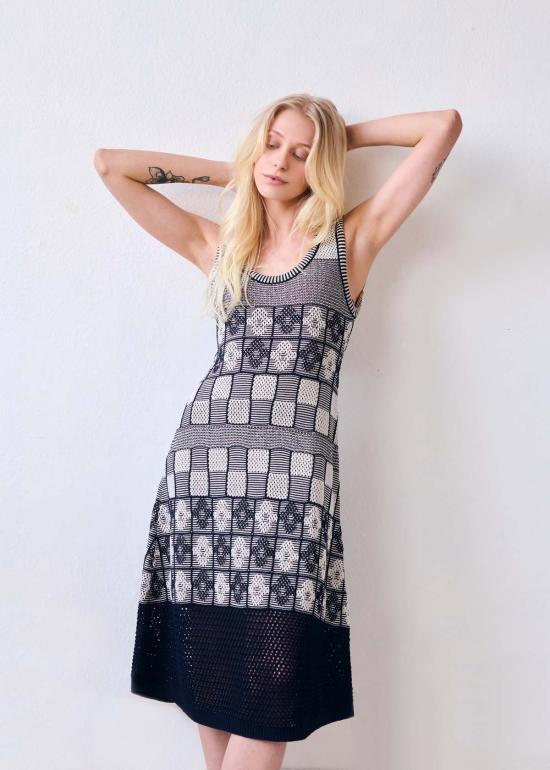  지지 니트웨어 미디 원피스 릴라 플라워 체크 드레스 - GIGI KNITWEAR