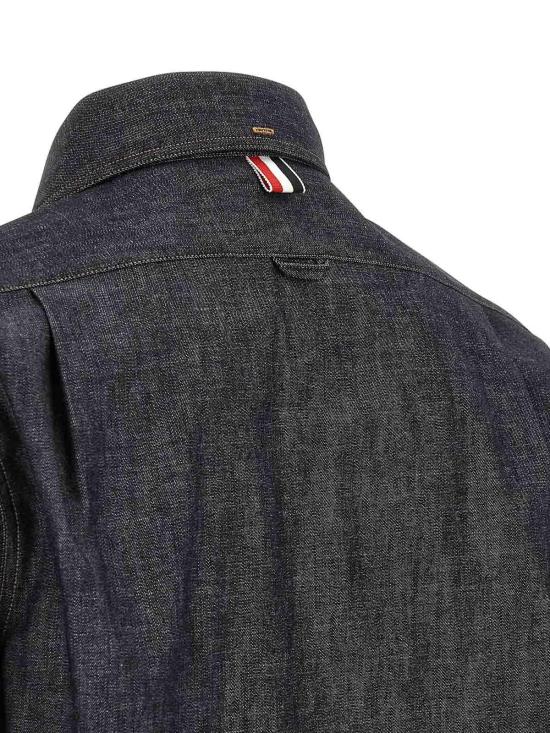 26SS 톰브라운 데님 암밴드 셔츠 MWL435SF1105415 - THOM BROWNE