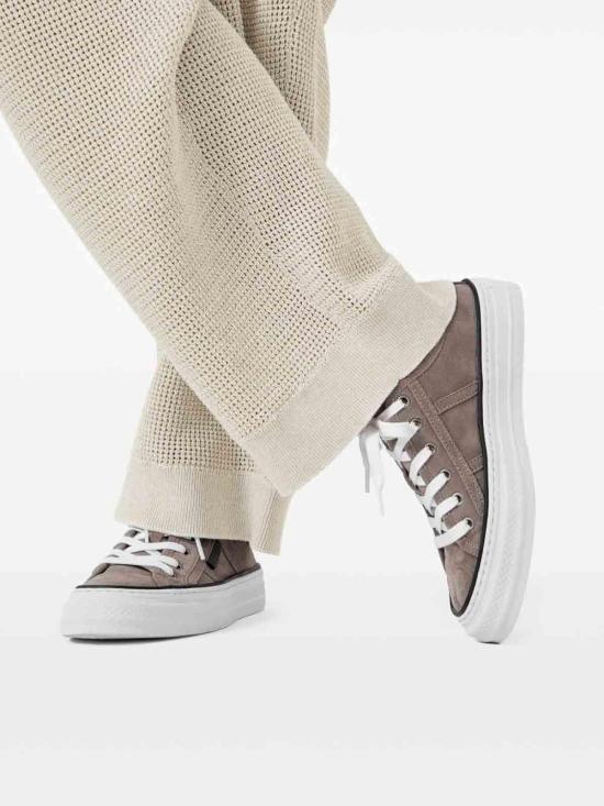 26SS 브루넬로 쿠치넬리 샤이니 탭 스웨이드 스니커즈 MZSFG3221C8849 Brown - BRUNELLO CUCINELLI