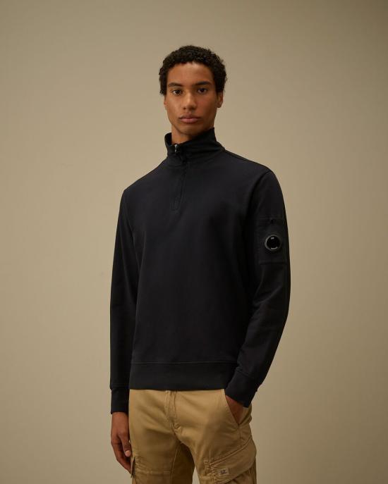 26SS 씨피 컴퍼니 스웨터 20CMSS022A002246G 888 TTLECLIPSE - C.P. COMPANY