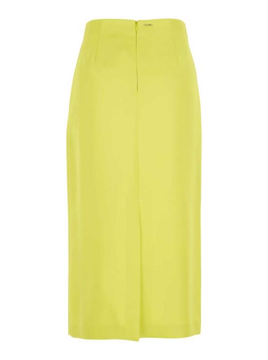  트윈셋 미디 스커트 뒷면에 숨겨진 지퍼 여밈과 로고 플레이트가 있는   (노란색) - TWINSET