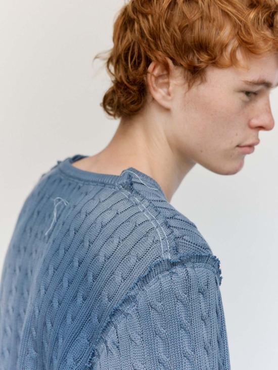  카미엘 포트젠스 스웨터 Camiel Fortgens 페트롤 코튼 프랑켄슈타인 케이블 V 넥 - CAMIEL FORTGENS