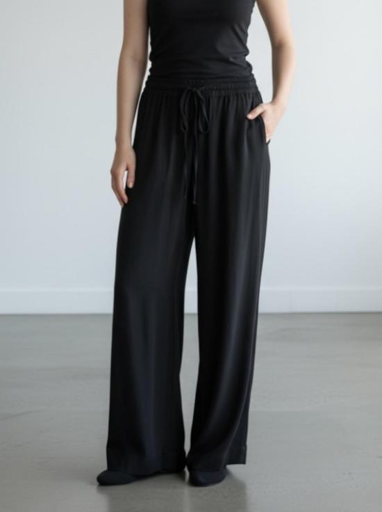  피프틴 트웬티 스트레이트 팬츠 코라 드로스트링 팬츠 블랙