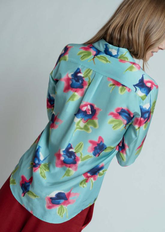  오디 블라우스 오데 라구나 실크 아쿠아렐 플라워  라구나 - ODEEH