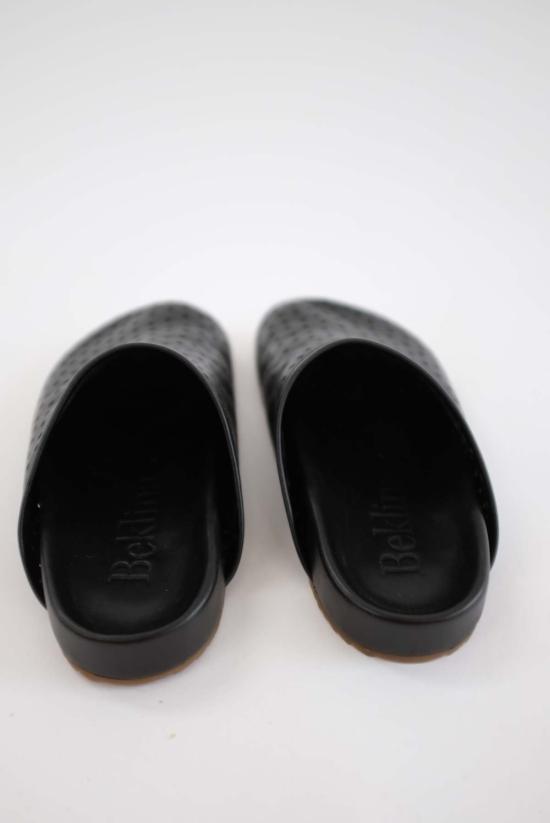  베클리나 뮬/슬리퍼 구비 퍼포레이티드 뮬 블랙 - BEKLINA