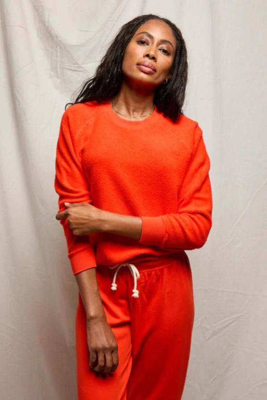  퍼펙트 화이트 티 스웨터 지기 슈렁큰 크루넥 스웨트셔츠 토마토